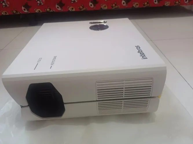 Projetor Pfl 6410 Full Hd 3800 Lúmens Intelbras Cor Branco