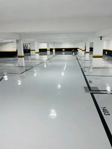 Piso Epoxi a base de resina ?
