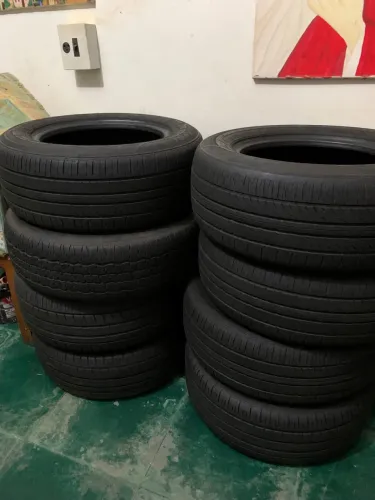 Jogo / Pneus Usados Firestone P225/70 R14, XBRI 225/60 R15 e Pirelli