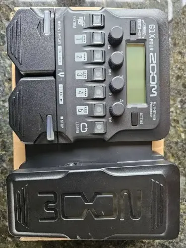 Pedaleira Zoom G1XFOUR
