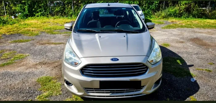 Ford KA+ Sedan 1.5 SEL 16V Flex 4P 2016