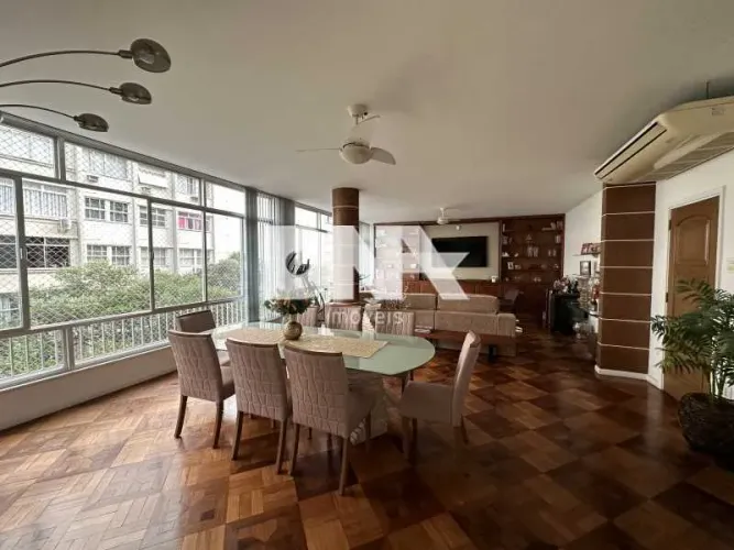 Apartamento - / Residencial / Copacabana