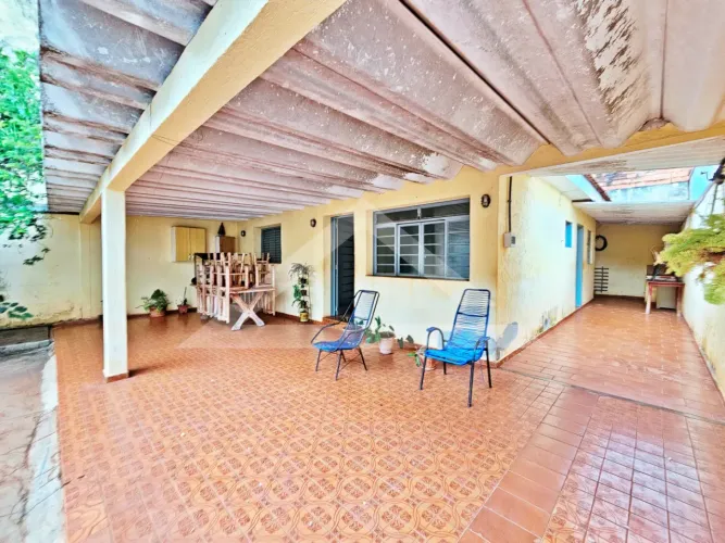 Casa térrea à venda no Bairro Vila Virgínia, próximo à Av. Pio XII - Ribeirão Preto/SP.