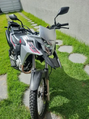Vende-se XRE300 2020 ABS, em ótimo estado de conservação