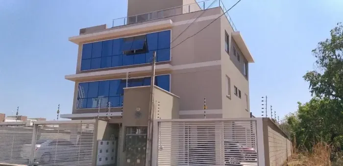 Apartamento mobiliado para locação na Orla 14 a 200 metros da praia. rla 14