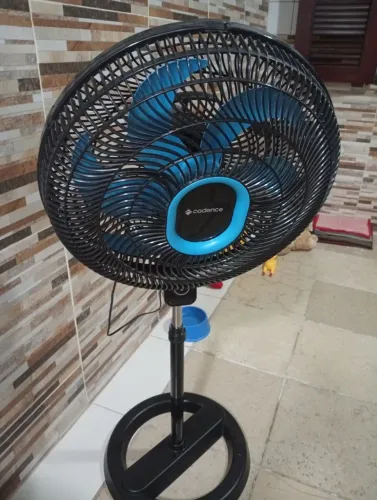 Vende-se o ventilador só que ele não está funcionando por isso que o preço é bem bom