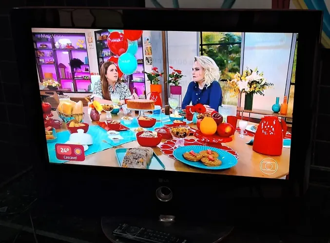 Tv LG LCD HD 32 Scarlet II