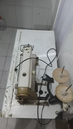 Maquina de costura reta