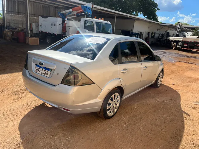 Ford Fiesta Sed. 1.6 8V Flex 4P 2013