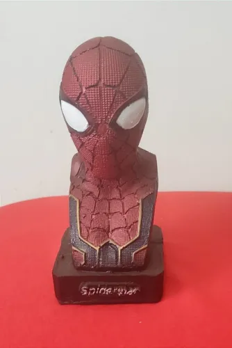 Busto Action Figure Homem-Aranha em Resina - Peça Colecionável Marvel