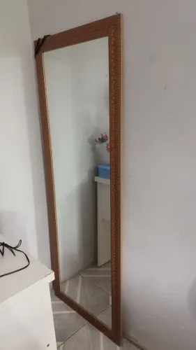 Vende-se espelho, pouco tempo de uso