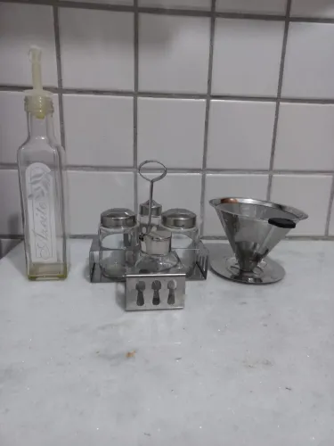 Galheteiro/filtro para café em inox /vidro para azeite