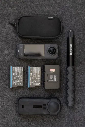 Insta360 X5 8K + Kit Completo de Acessórios