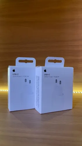 Fonte USB-C 20W - Original Apple.