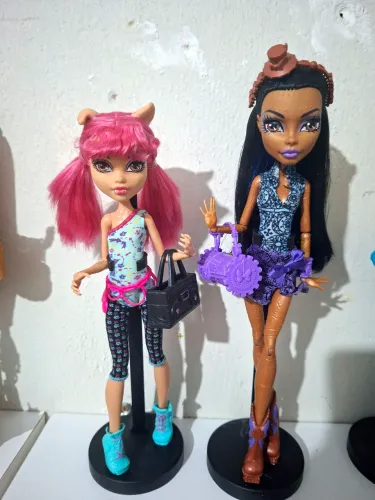 Robecca e Howleen dance class 