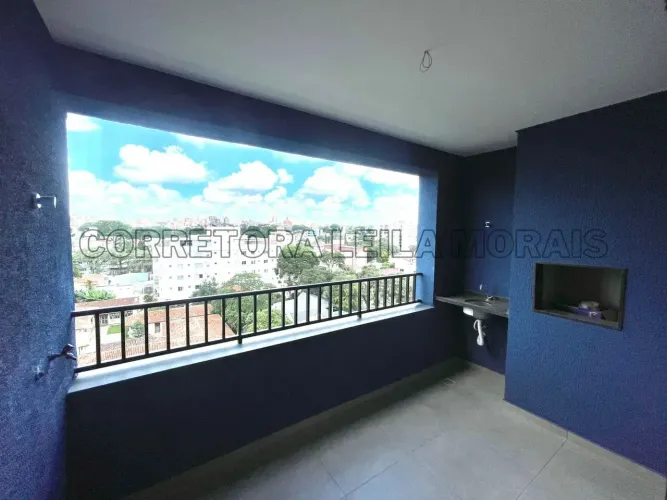 Apartamento com Sacada e Churrasqueira Próximo ao Parque Bacacheri