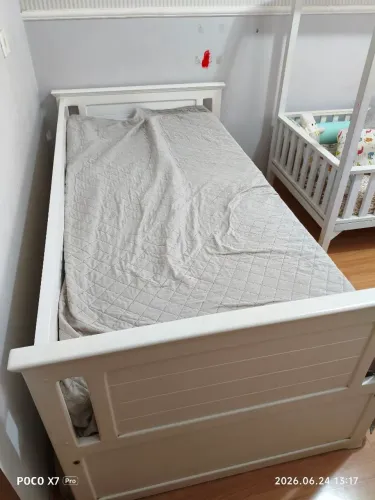 Cama de solteiro sem colchão