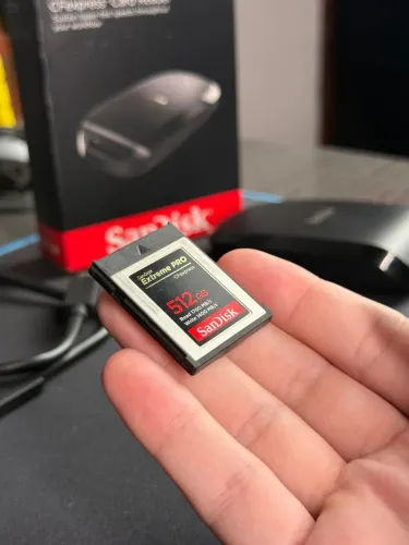 Cartão CF express tipo B 512GB Sandisk + Leitor de cartão SanDisk
