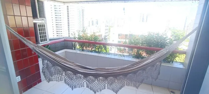 Rede de casal artesanal, ideal para varanda, área externa ou descanso em casa.