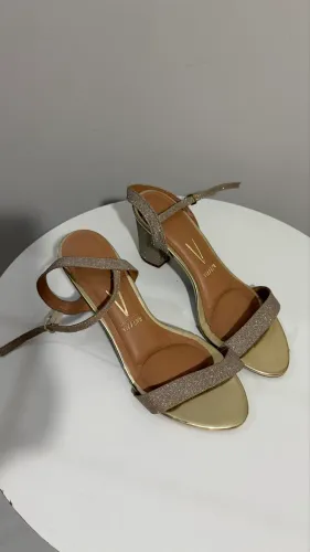 Sandália chique TAM 39