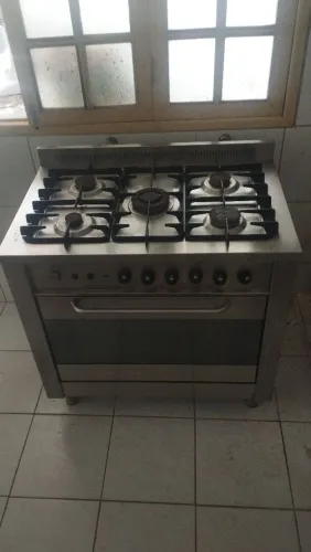 FOGÃO SEMI INDUSTRIAL - R$ 500,00