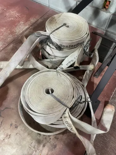 Vendo mangueira de hidrante furada para artesanato