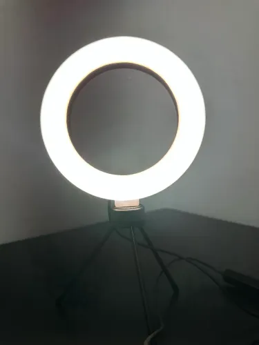 Ring Light que Deixa Qualquer Vídeo com Cara de Profissional