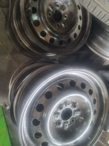 Vendo jogo de rodas aro 15 fiat