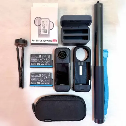 Câmera De Ação Insta360 X5 Carregador Duplo Tripé 2 Baterias Preto