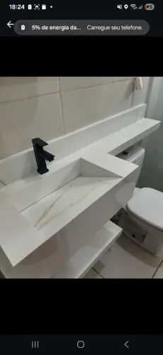 Pias esculpidas em porcelanato sob medida