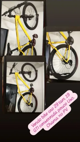 Bike semi nova conservada, vai com suporte parede novo e reforçado. 