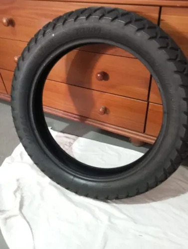 Pneu Vipal Tr 300 traseiro moto.