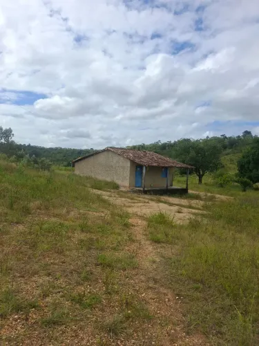 Casa à venda - 3 tarefa de terra e amplo terreno. Vende-se ou troca rápido