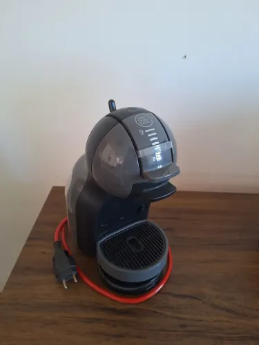 Vendo Cafeteira Dolce Gusto usada em bom estado