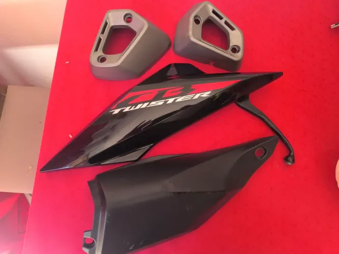 Kit Twister 300f Aba do tanque, manete, protetor de escape
