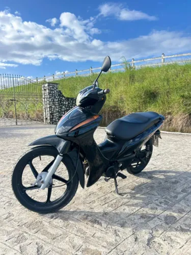 Biz 100 2013 km baixo e conservada 