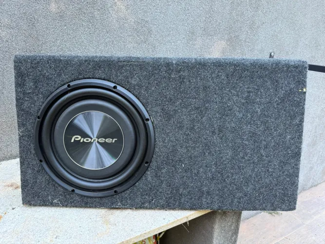 Caixa de Grave Slim12? Pioneer para Camionetes Estava instalado numa Hilux 2015