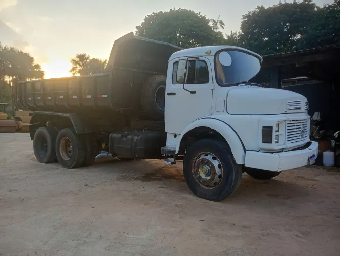 Vendo caçamba Mercedes bens 1313