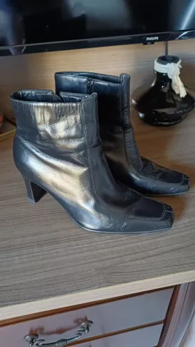 Bota tamanho 36 salto 7 cm