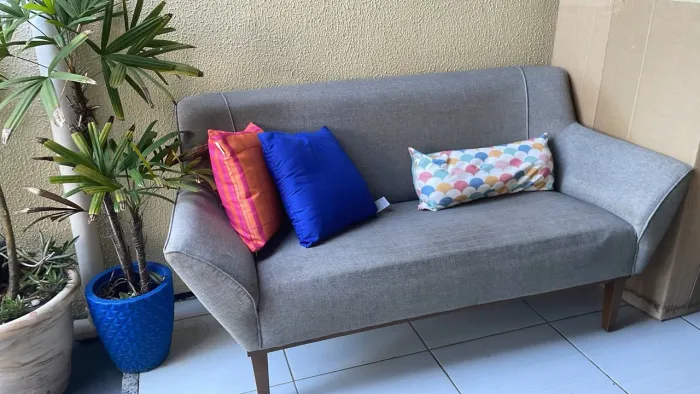 Vendo sofá estilo namoradeira da Jacaúna Móveis
