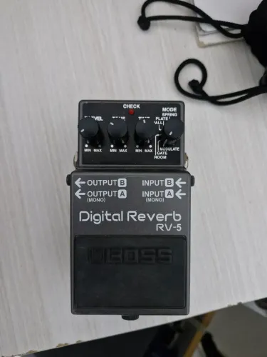 Rv5 pedal Guitarra