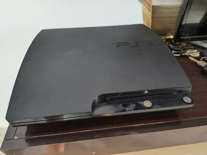 PS3 Slim desbloqueado 2 controles e HD externo com 60 jogos