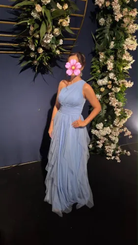 Vendo vestido de festa