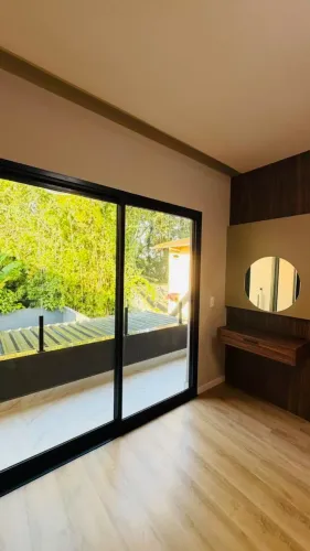Casa mobiliada para aluguel com 3 suítes | 4 Vagas | Área com churrasqueira