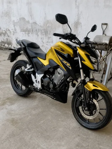 CB TWISTER 300