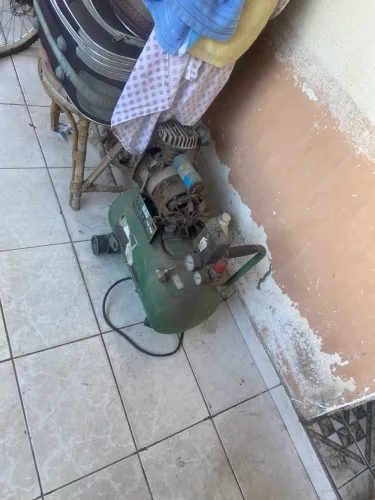 Compressor 24 litros com defeito ( vendo como sucata)