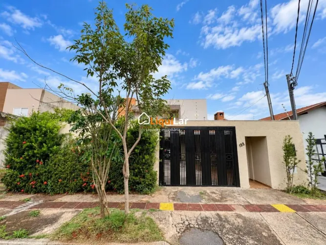 Sobrado mobiliado com 3 suítes, piscina, área gourmet e energia solar no Vilas Boas