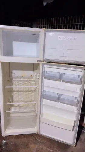 GELADEIRA BARATA