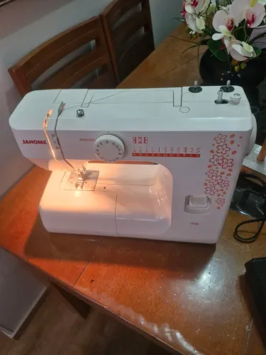 Máquina de costura janome 1006 