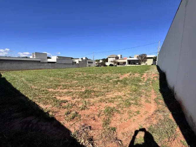 Terreno à venda Residencial Villa Lobos - localizado no centro do condomínio